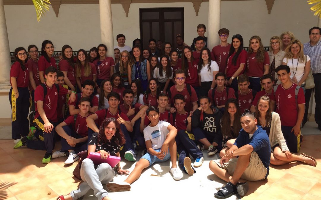 Alumnos del High School de la Base Rota realizan un intercambio en el Liceo isleño