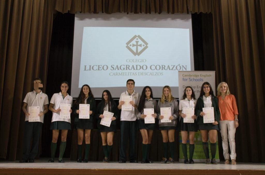 NUESTROS ALUMNOS RECIBEN EL CERTIFICADO CAMBRIDGE