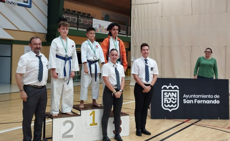 HÉCTOR JIMÉNEZ PATRÓN, ESTUDIANTE DEL LICEO SAGRADO CORAZÓN, ( 6º PRIMARIA) CAMPEÓN EN LOS JUEGOS DEPORTIVOS MUNICIPALES DE KÁRATE.
