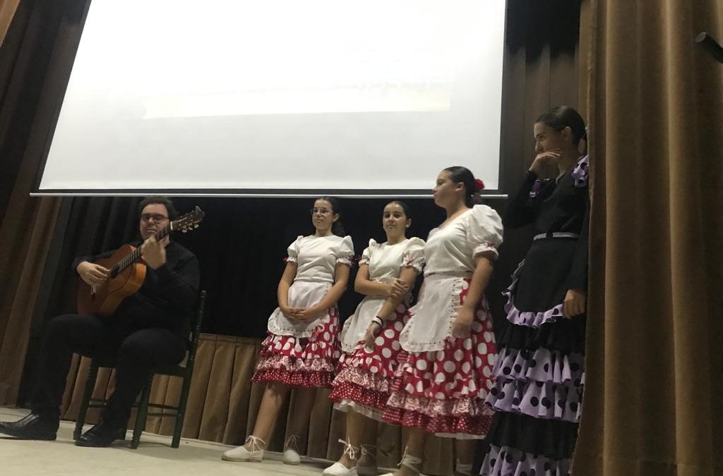 NUESTROS ALUMNOS DE SECUNDARIA CELEBRA EL DÍA MUNDIAL DEL FLAMENCO
